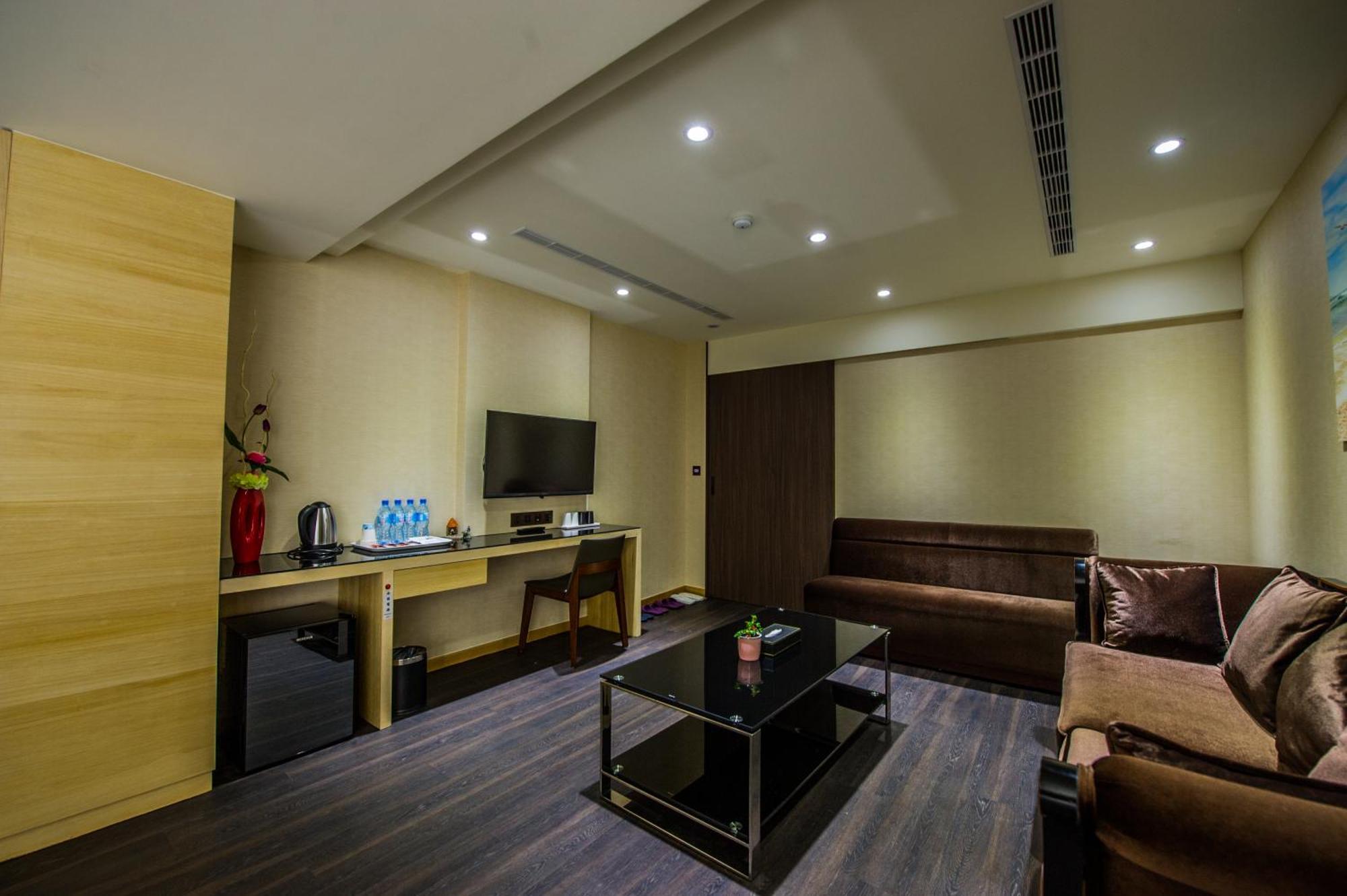 יואנלין Red Hotel מראה חיצוני תמונה