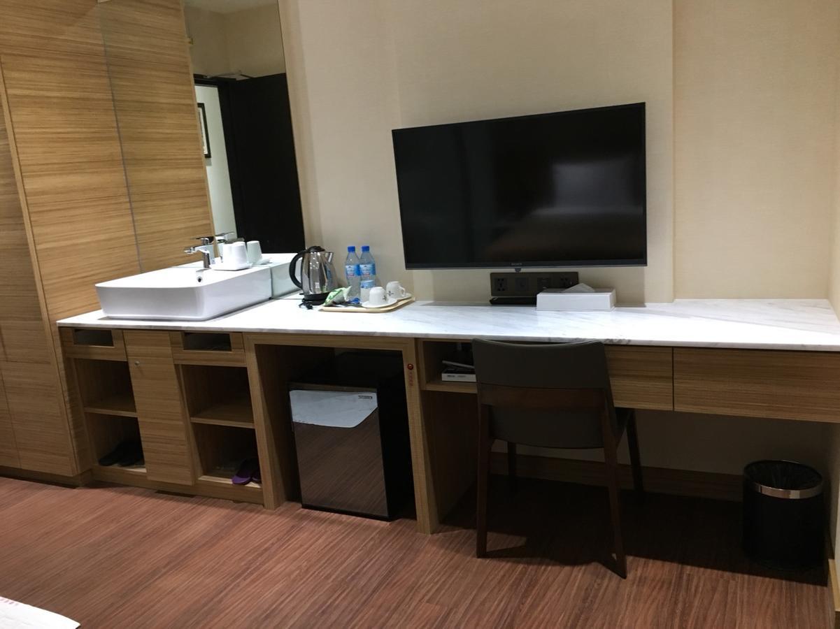 יואנלין Red Hotel מראה חיצוני תמונה