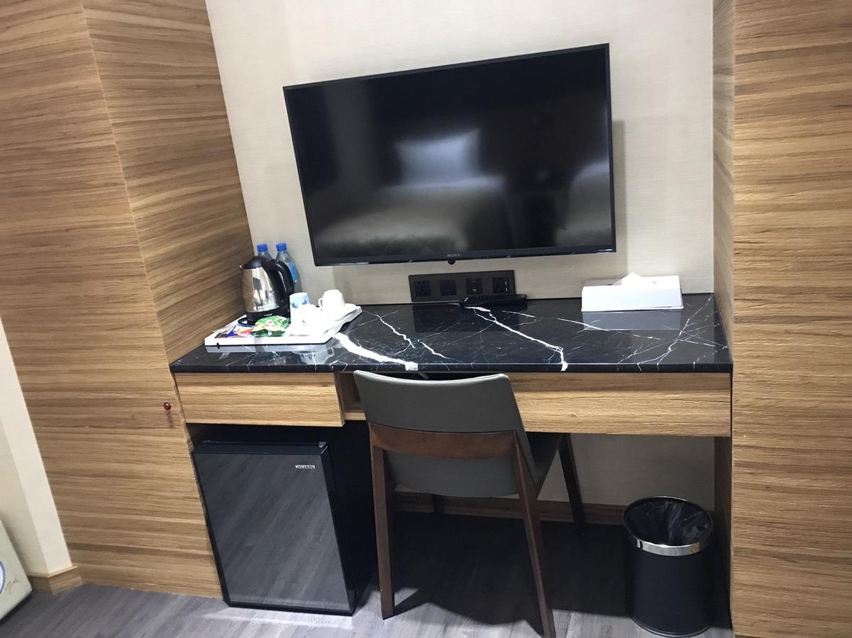 יואנלין Red Hotel מראה חיצוני תמונה